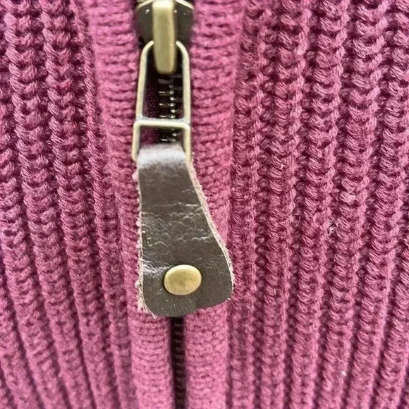 Cabela’s men’s extra large zip up vest. - Picture 3 of 7